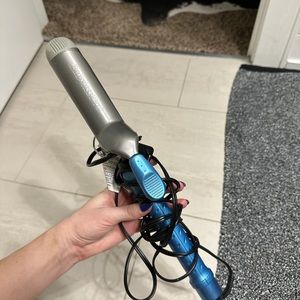 Babyliss curling iron